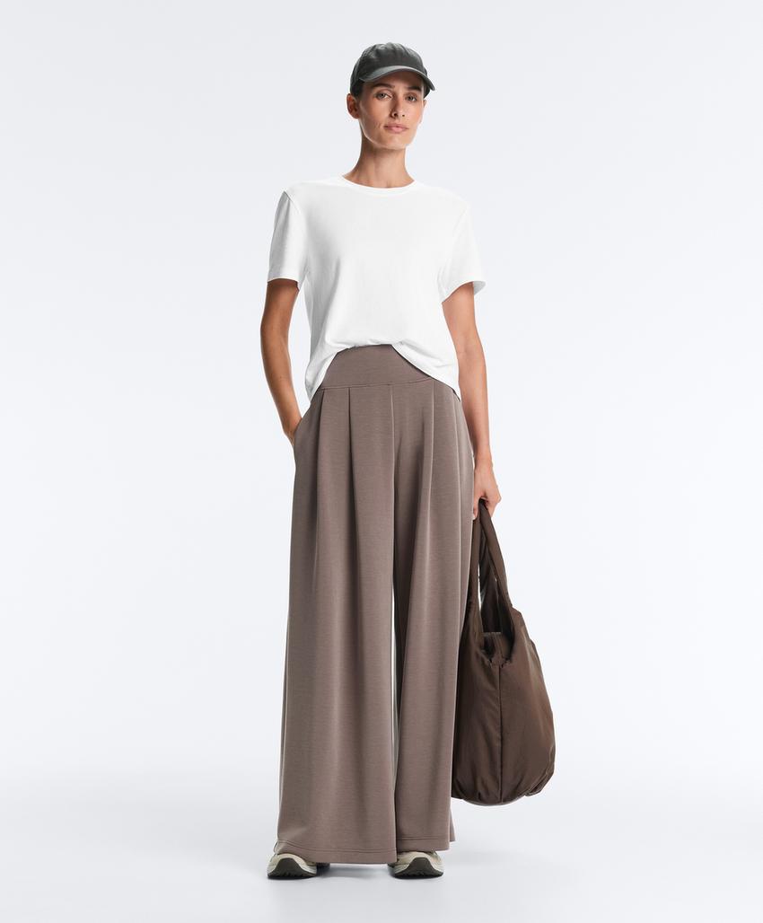 Широкие брюки из модала с мягким касанием и корсетным поясом