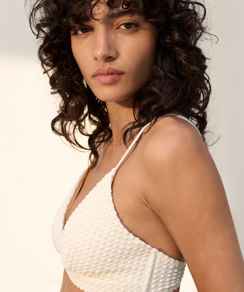 Кружевной купальник треугольник с объемным узором