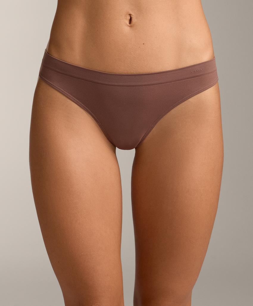 Пять безшовных трусиков из мягкого материала