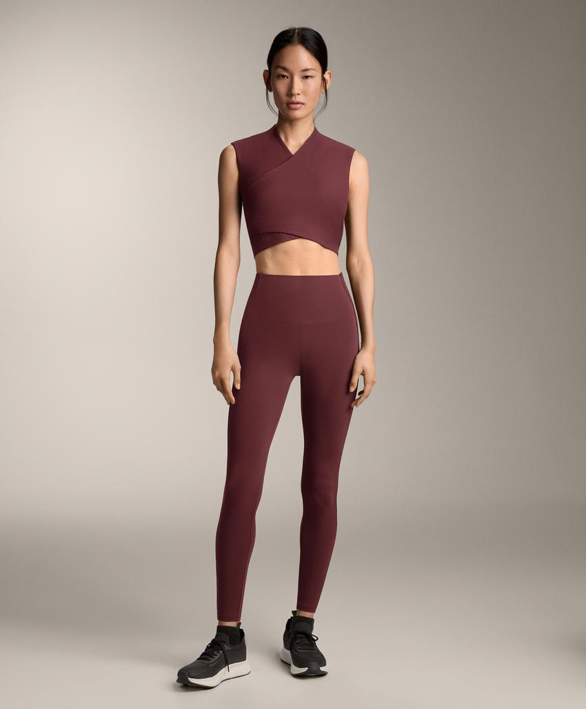 Удобный топ без рукавов с переплетенными лямками comfortlux