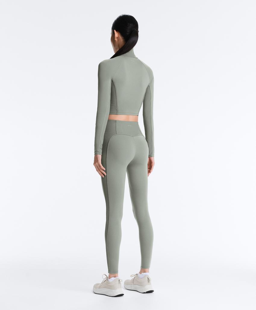 Удобная трикотажная футболка с длинным рукавом comfortlux