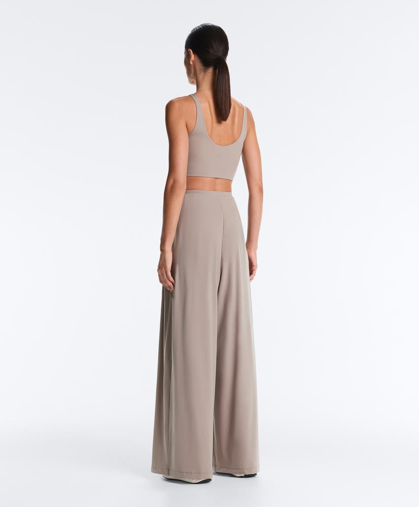 Топ с перекрещивающимся плечом light touch