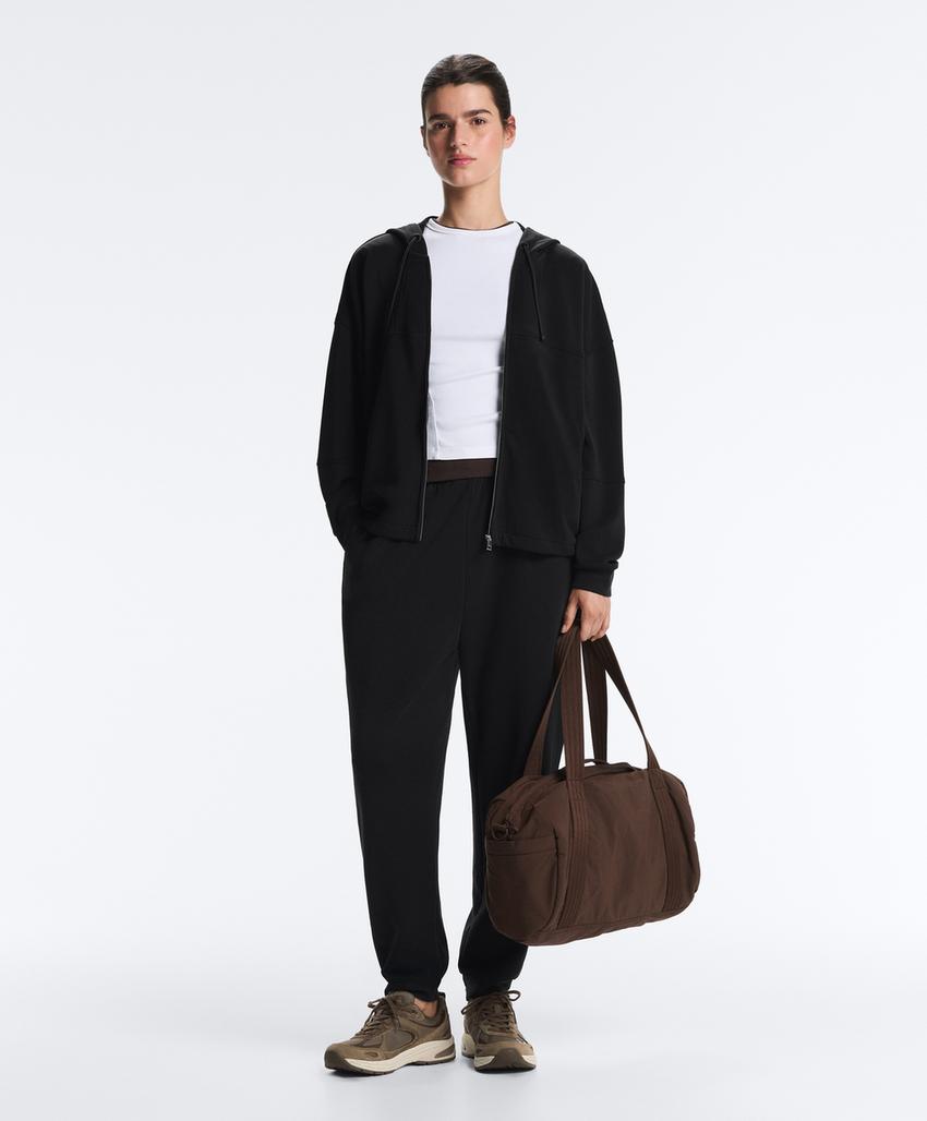 Пальто с капюшоном из мягкого модала