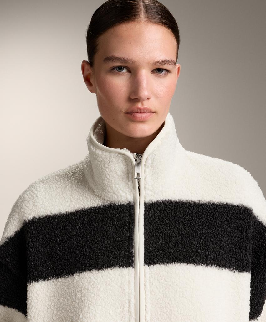 Полосатая куртка-бомбер из искусственного меха