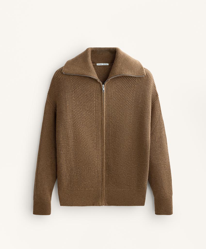 Вязаная куртка с отложным воротником