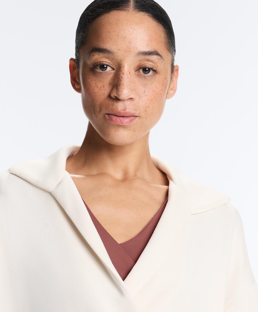 Свитшот с воротником-поло и завязками из мягкого модала