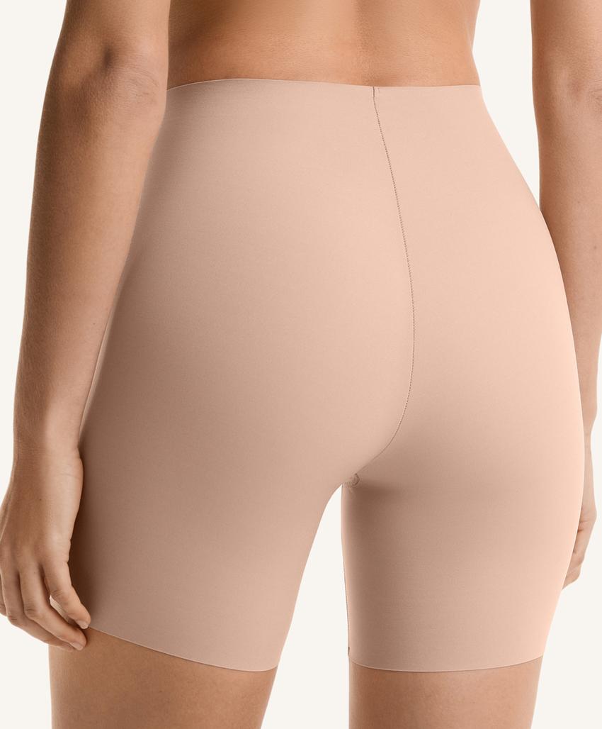 Шорты с высокой посадкой из невидимого материала с лазерной обрезкой