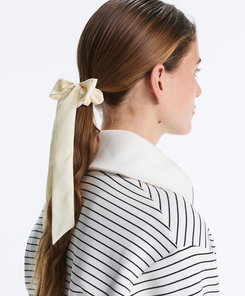 Два заколки-банта