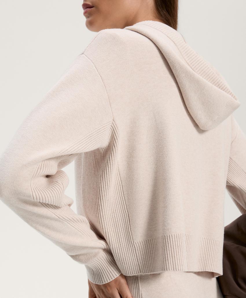 Трикотажная куртка с капюшоном