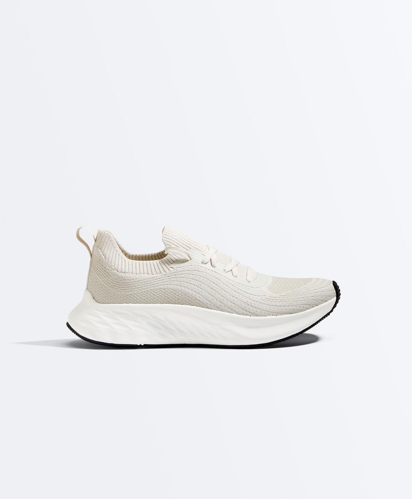 Универсальные кроссовки для спорта и активного отдыха