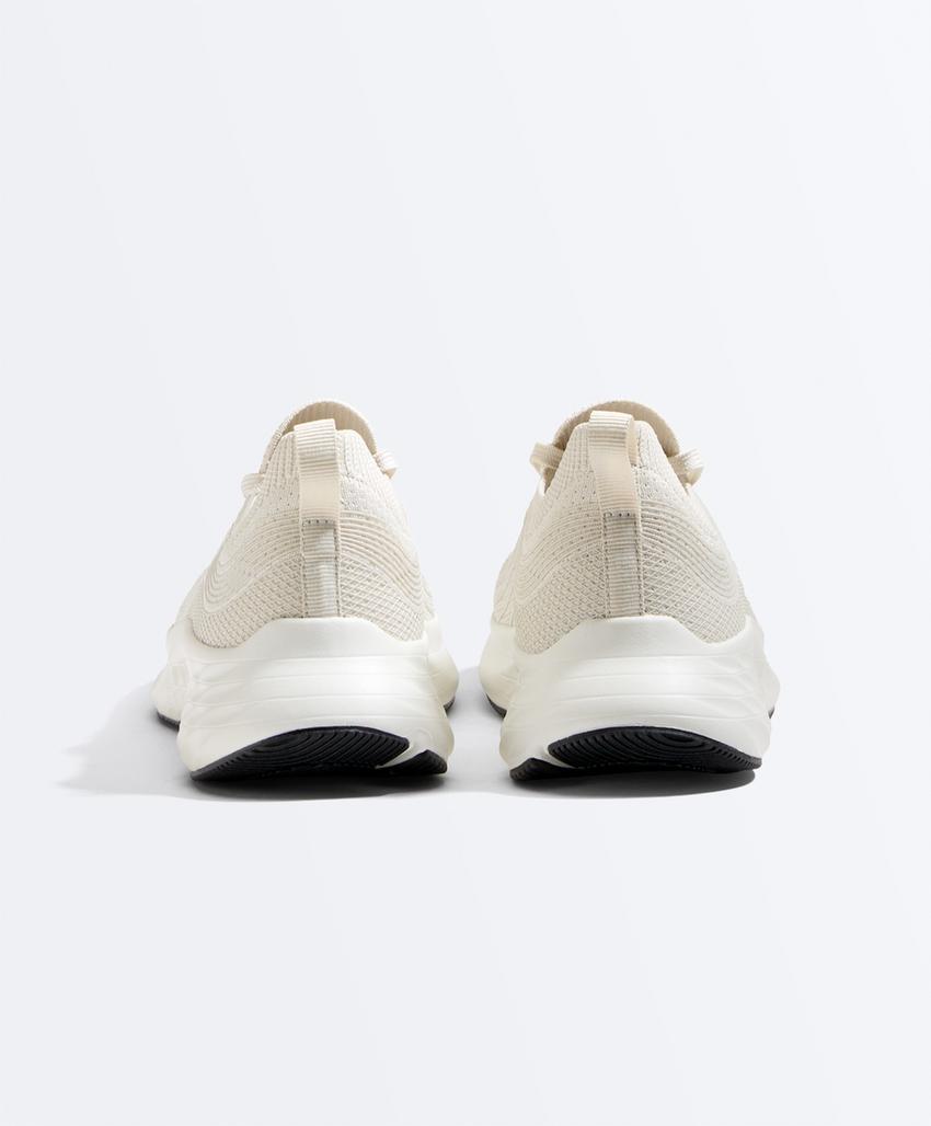 Универсальные кроссовки для спорта и активного отдыха