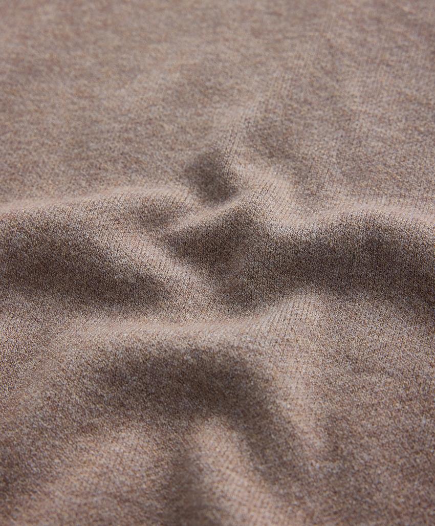 Длинный вязаный свитер с капюшоном