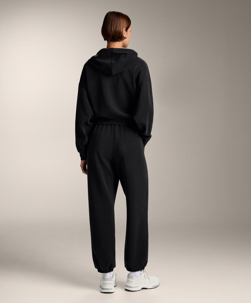 Мягкие джоггеры из модала с начесом