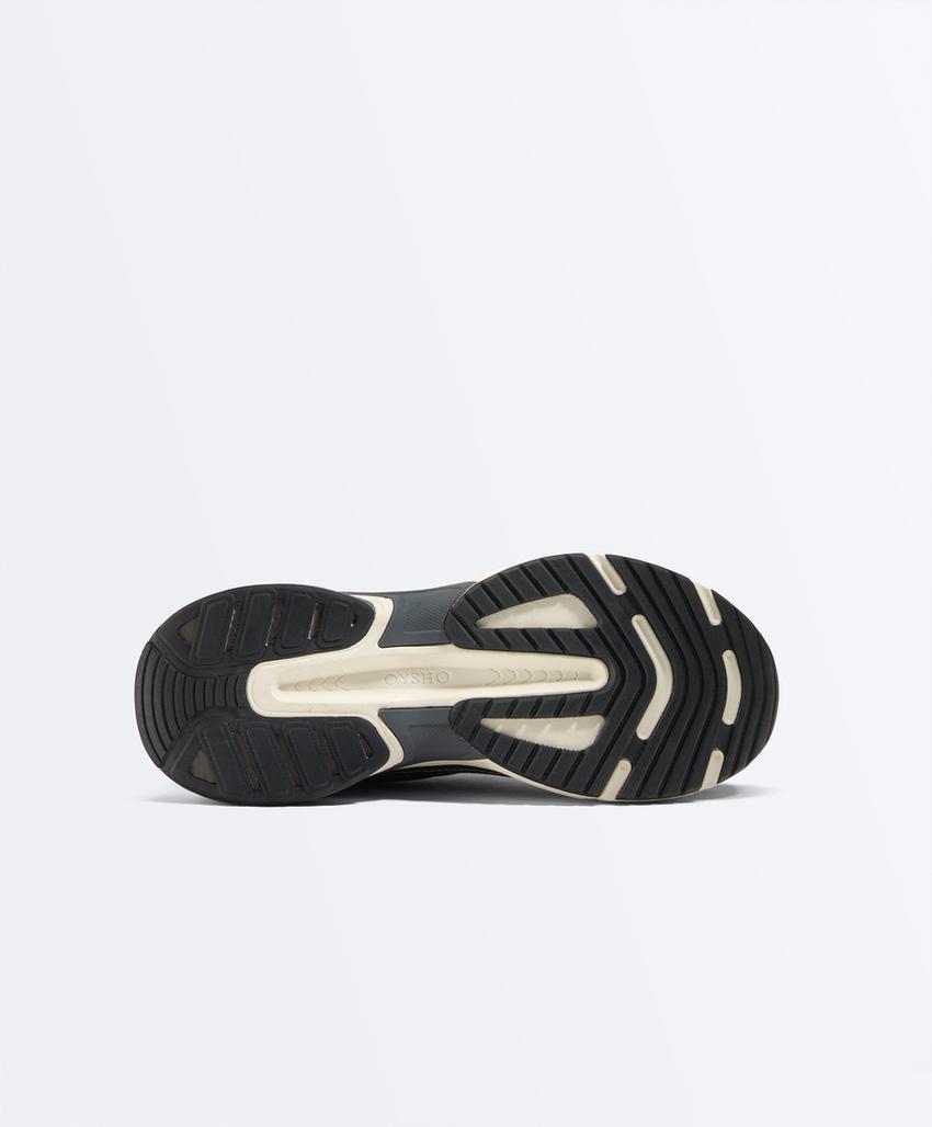 Кроссовки в стиле бега