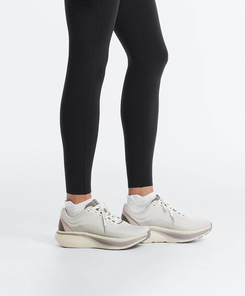 Беговые кроссовки oy/er 835