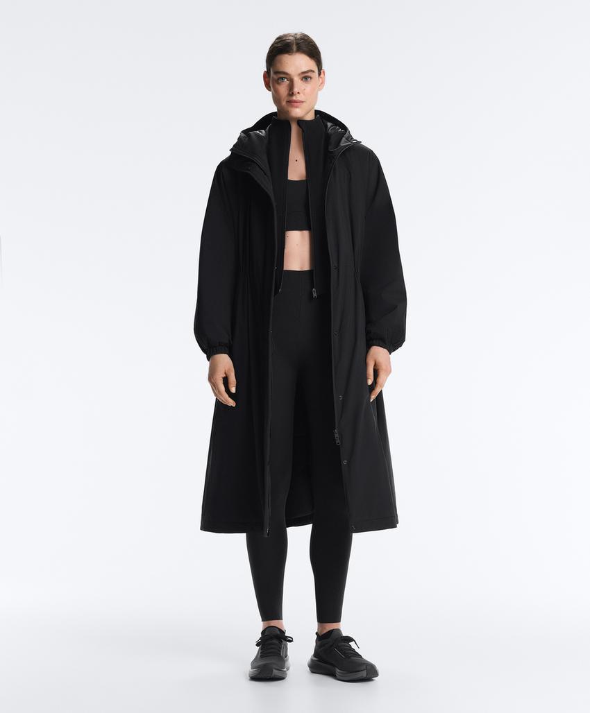 Ультралегкое длинное стеганое пуховое пальто oysho с водонепроницаемым 10k thindown®