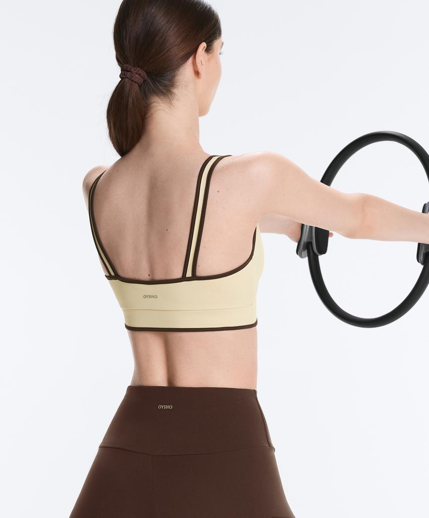 Топ comfortlux с контрастной отделкой