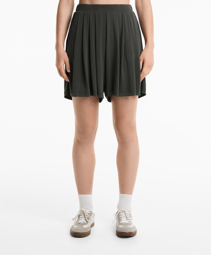 Плиссированные бермуды на резинке с модалом