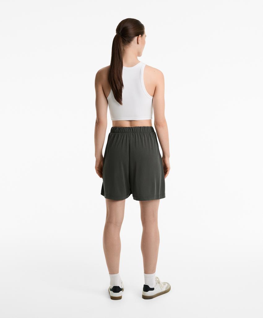 Плиссированные бермуды на резинке с модалом