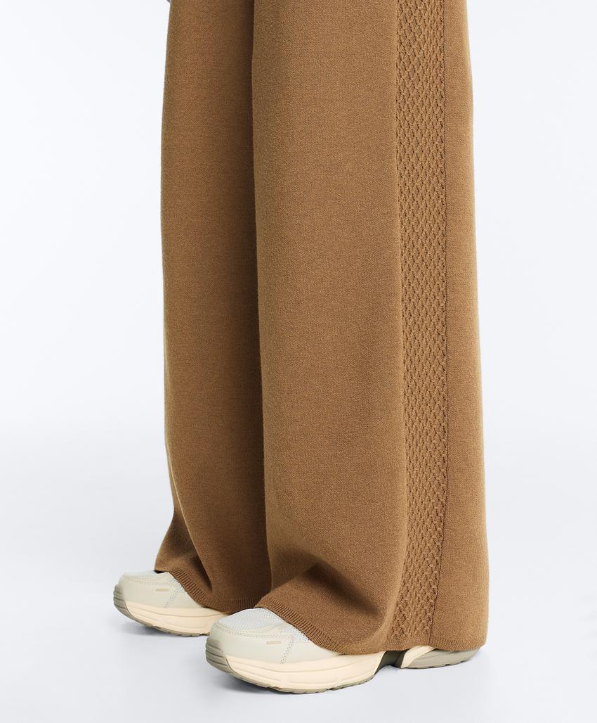 Прямые брюки с боковой вязаной текстурой