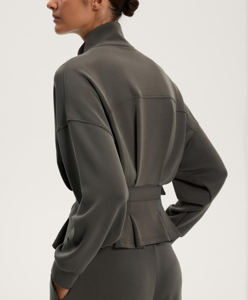 Пиджак из мягкого модала с поясом