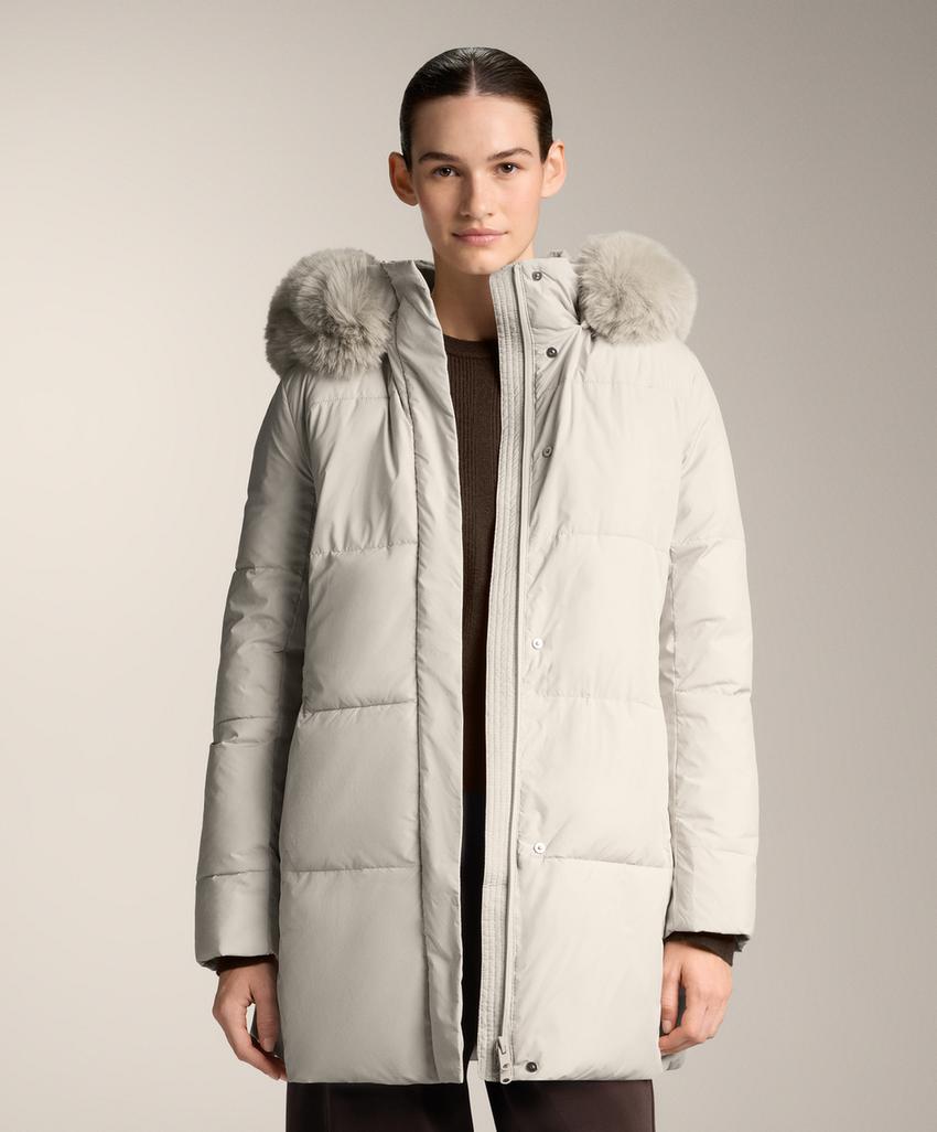 Водоотталкивающий утепленный пуховик до середины икры