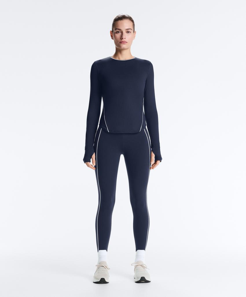 Футболка с длинным рукавом и техническими вставками