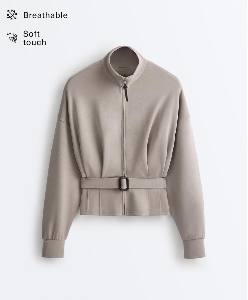 Мягкая куртка с поясом-корсетом из модала