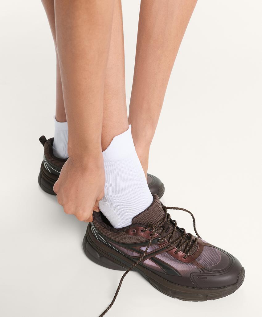 Кроссовки в стиле беговых тренировок