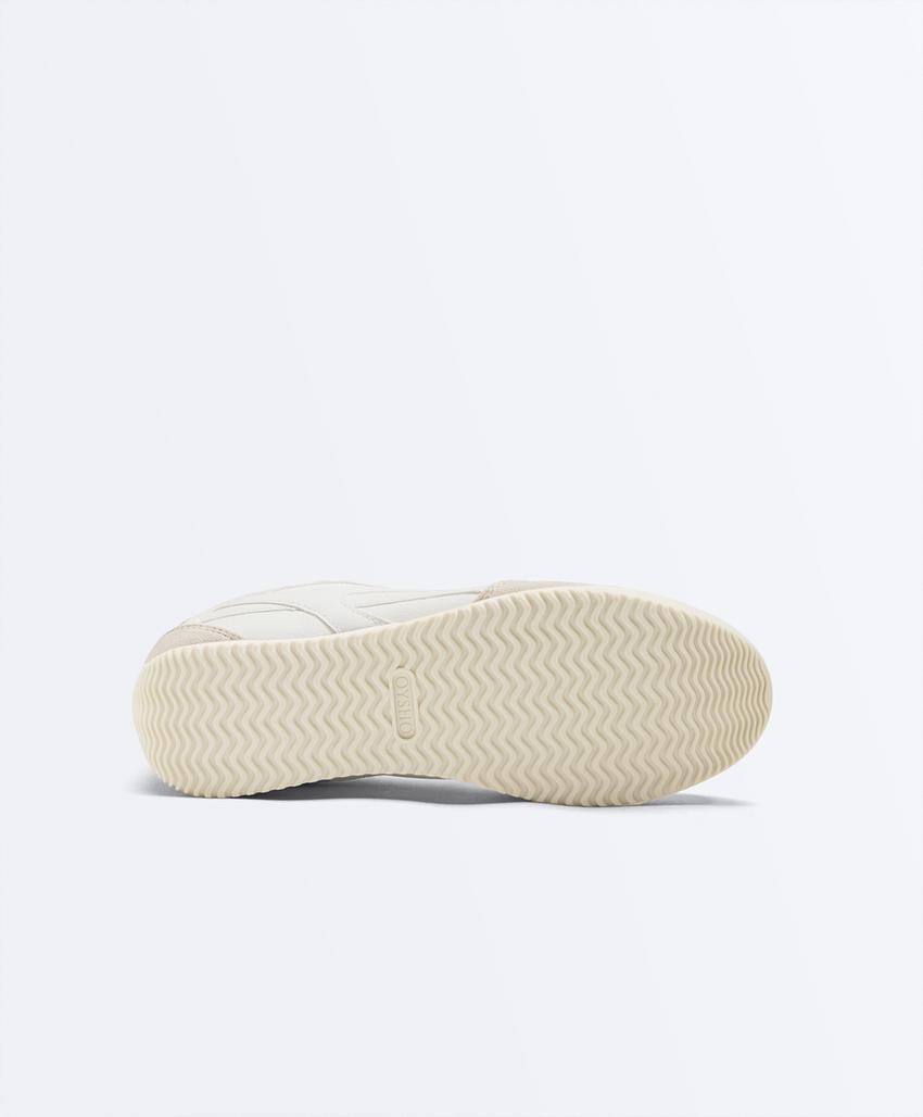 Спортивные кроссовки в ретро-стиле