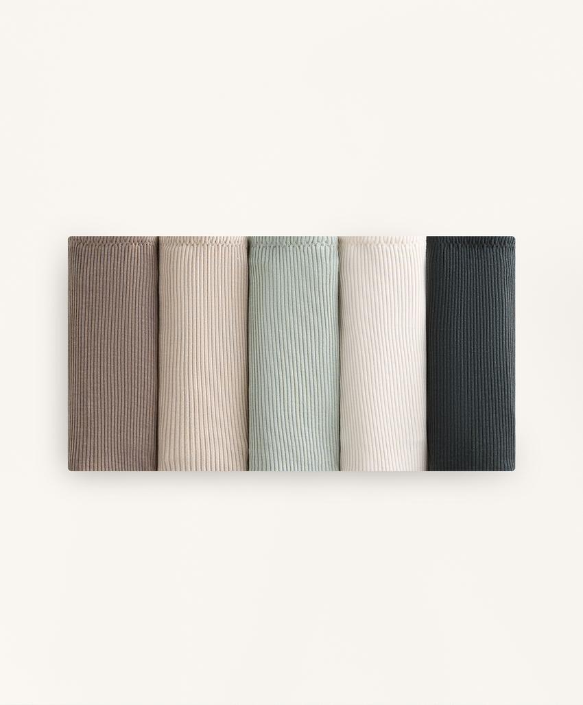 Трусики-бразилиана с углубленным вырезом и хлопком