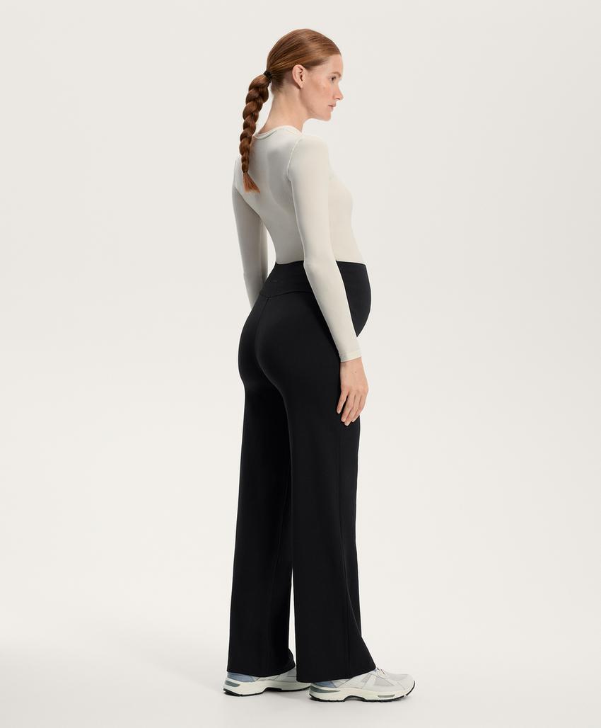 Тёплые штаны для беременных прямого кроя