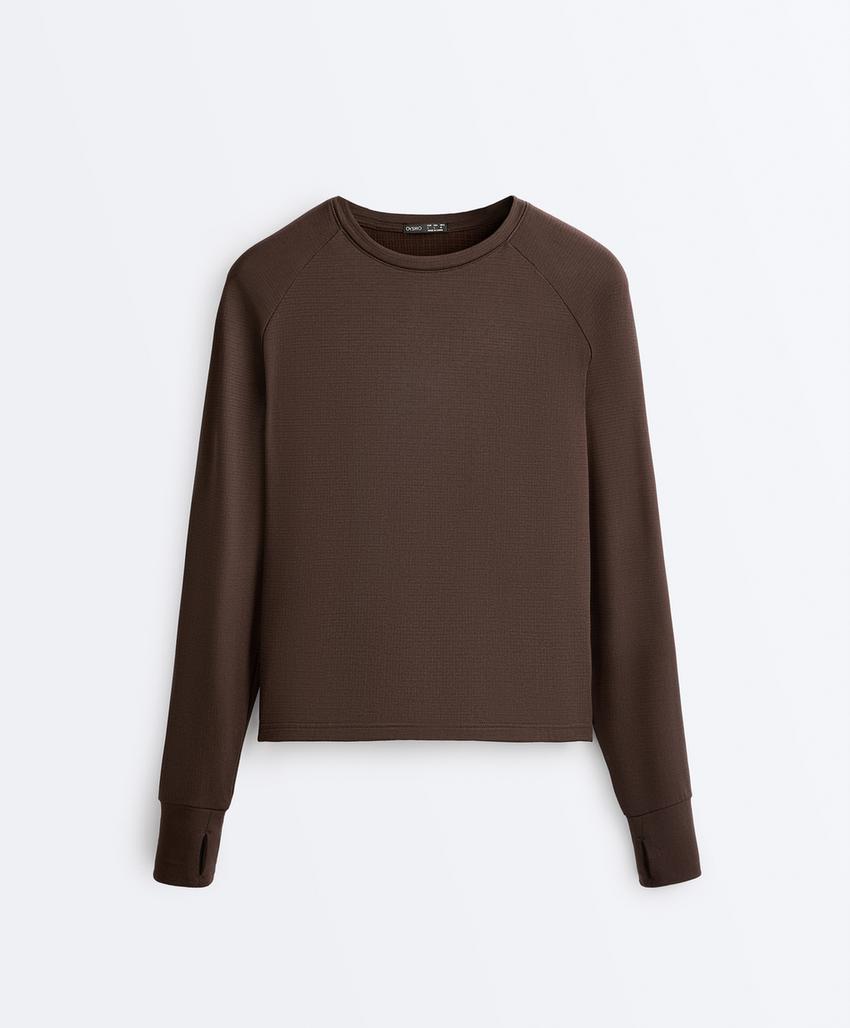 Футболка с длинным рукавом из технического материала