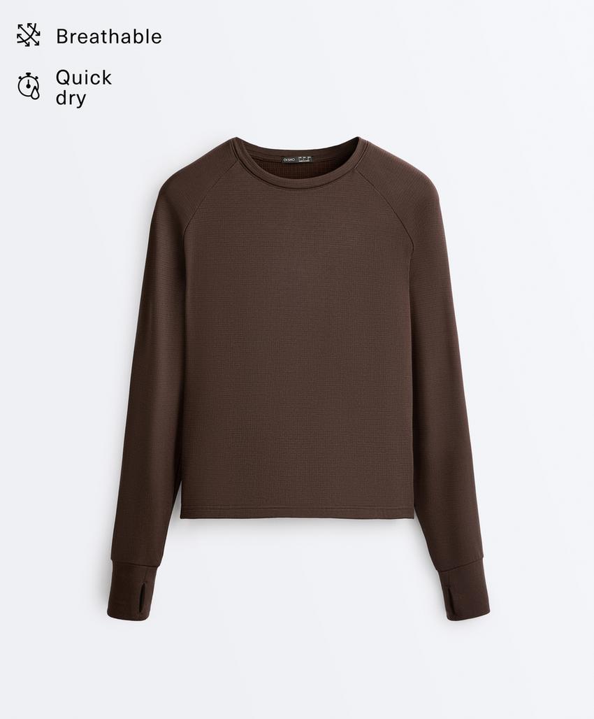 Футболка с длинным рукавом из технического материала