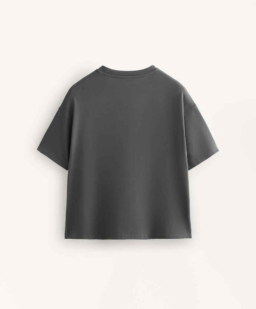 Свободная футболка с короткими рукавами из хлопкового смесового материала