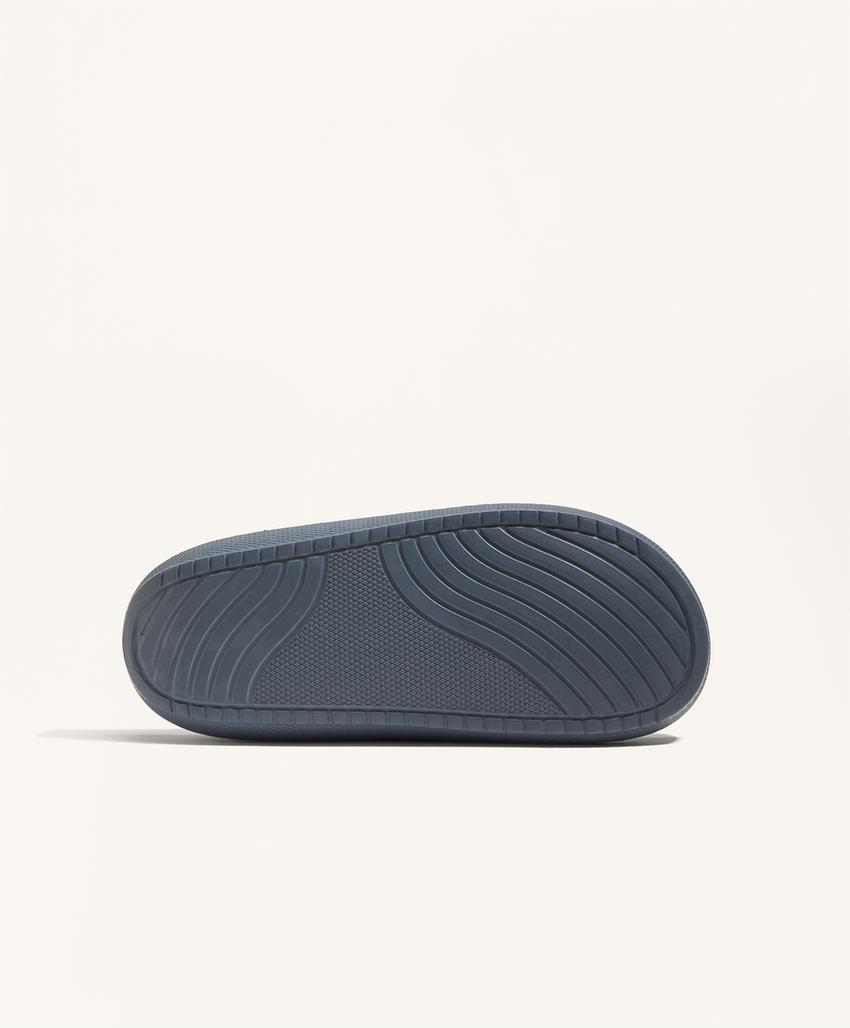 Сандалии пляжной одежды