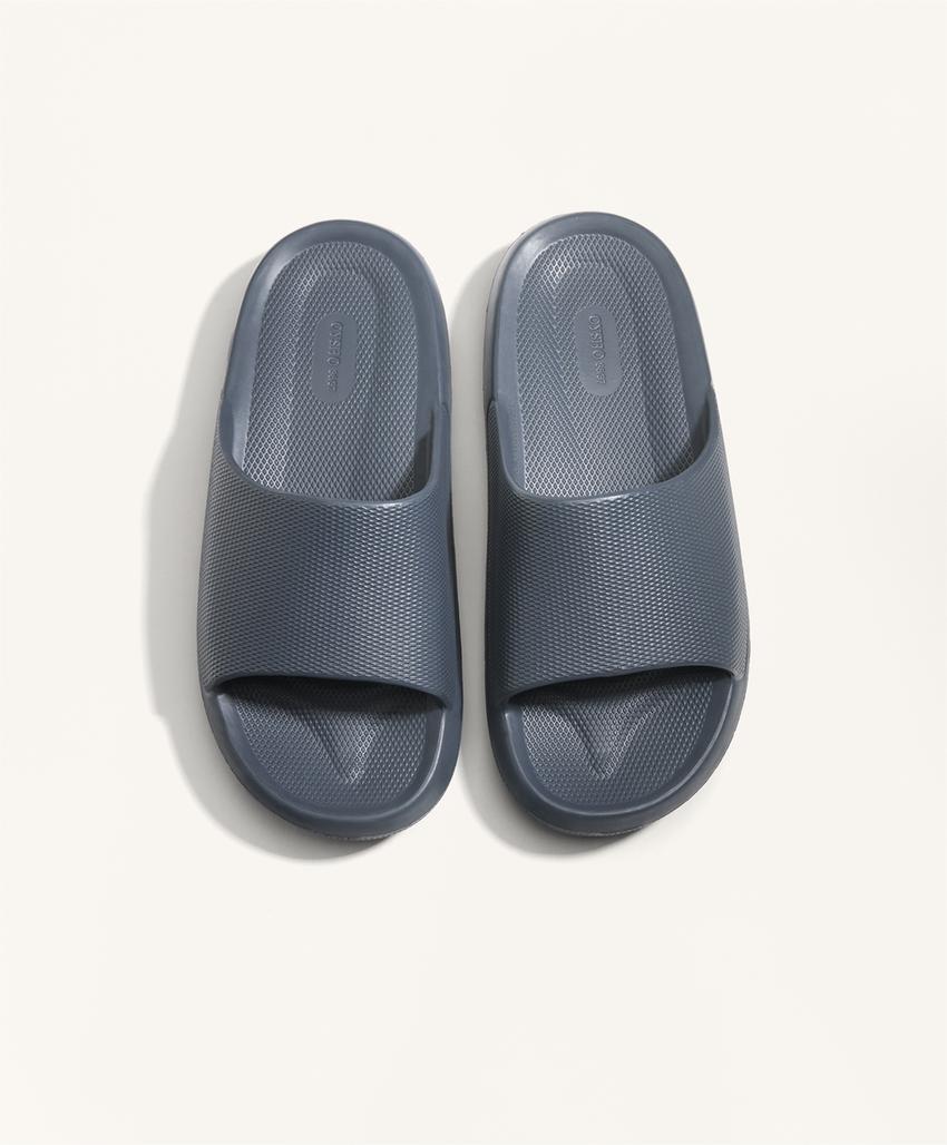 Сандалии пляжной одежды