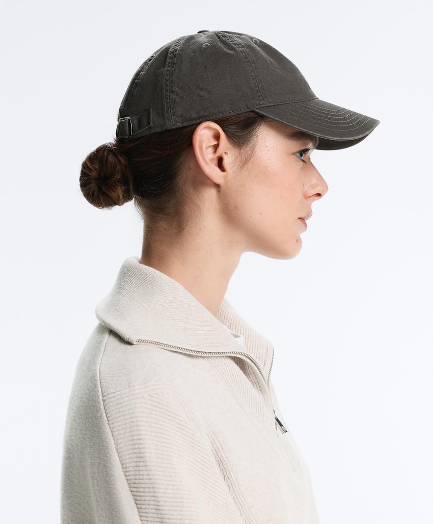 Кепка из 100% хлопка с эффектом потертости