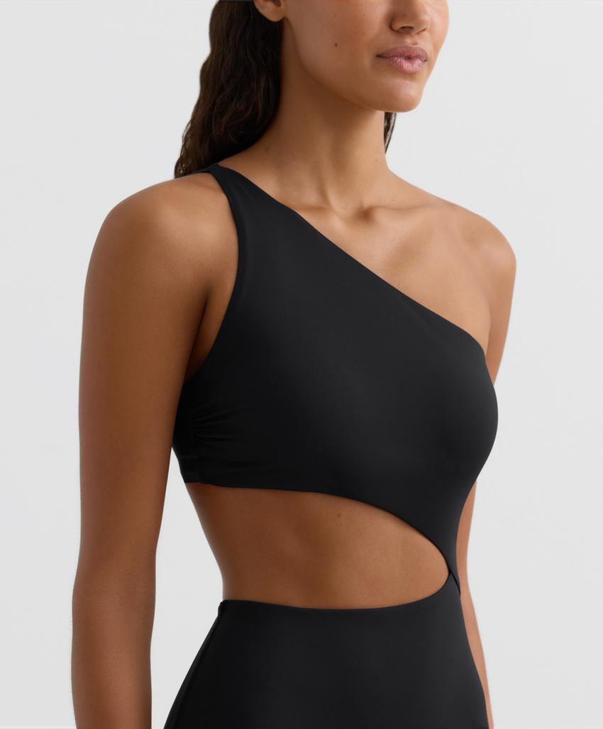 Трикини с асимметричным завязыванием