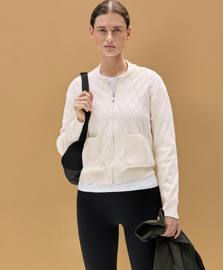 Кардиган с араниевым узором