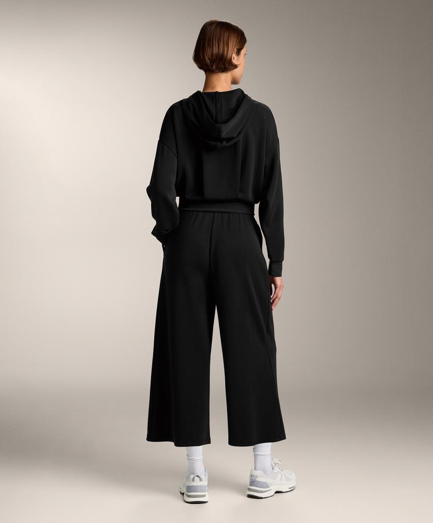 Мягкие широкие укороченные брюки с модалом