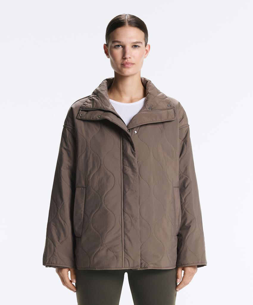 Утепленный пуховик с водоотталкивающим покрытием из fellex® aerogel