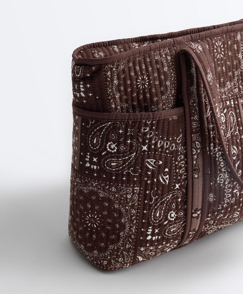 Стеганая сумка-шопер с принтом «бандана»