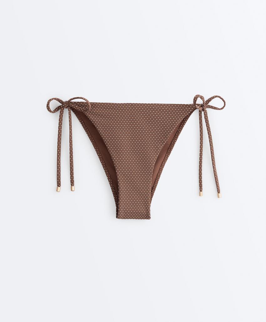 Полуоткрытые плавки бикини в мелкий горошек