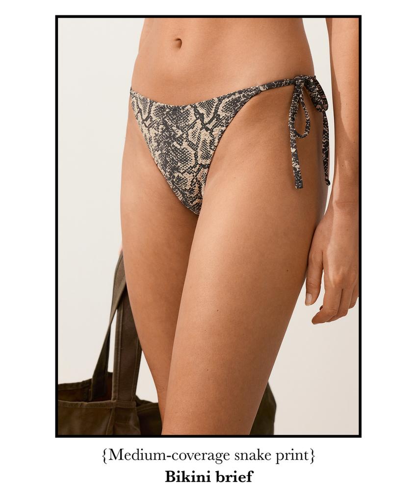 Полуоткрытые плавки бикини «змеиный принт»