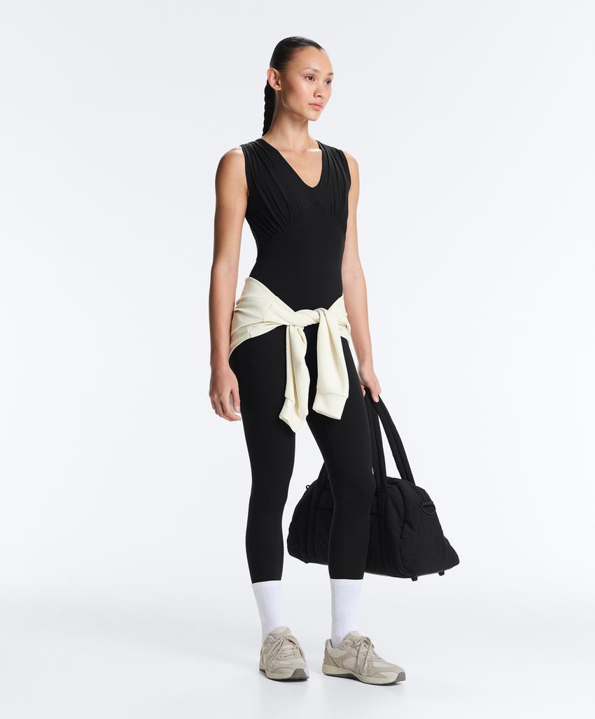 Длинный комбинезон Light Touch с V-образным вырезом