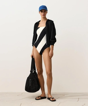 Купальник бандо в диагональную полоску- Заказать в России