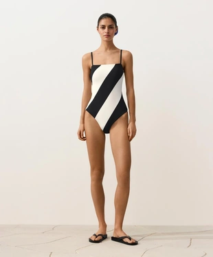 Купальник бандо в диагональную полоску- Заказать в России