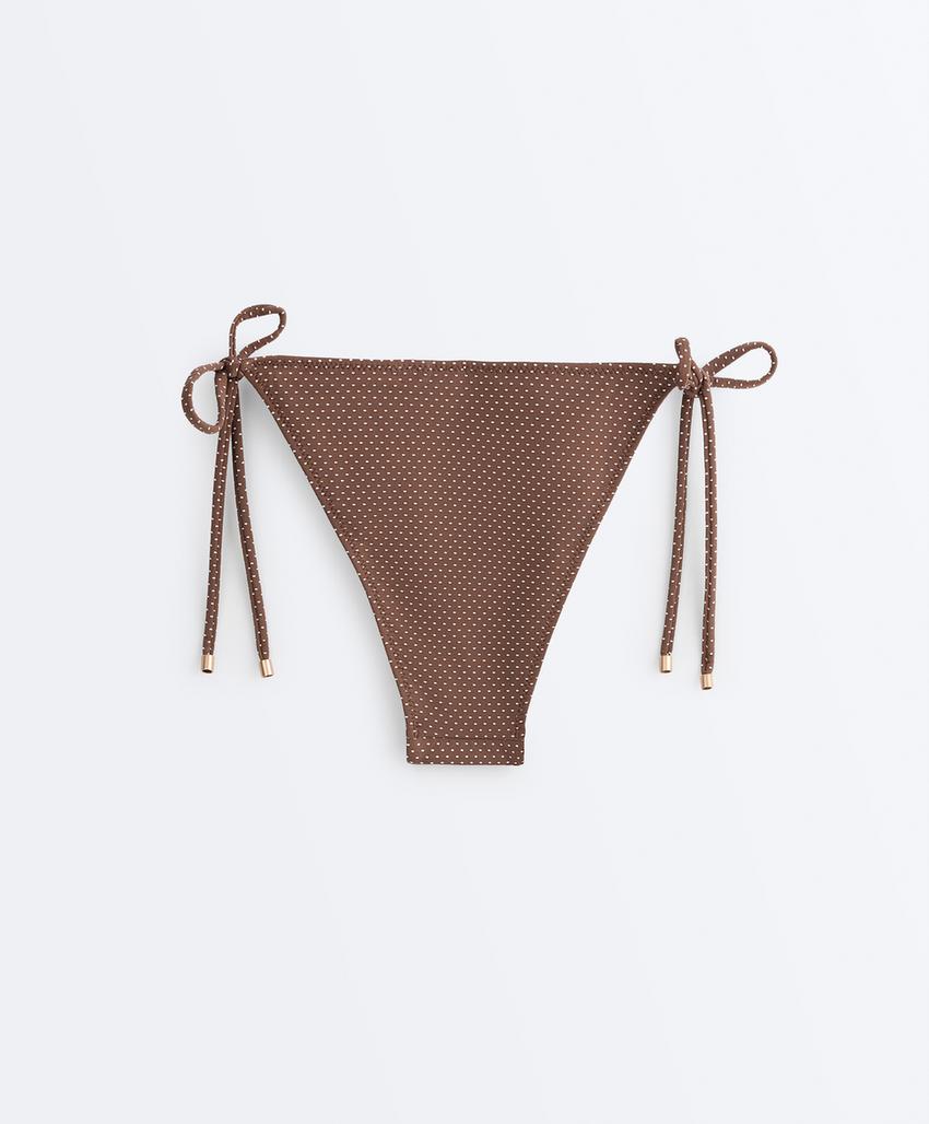 Полуоткрытые плавки бикини в мини-горошек