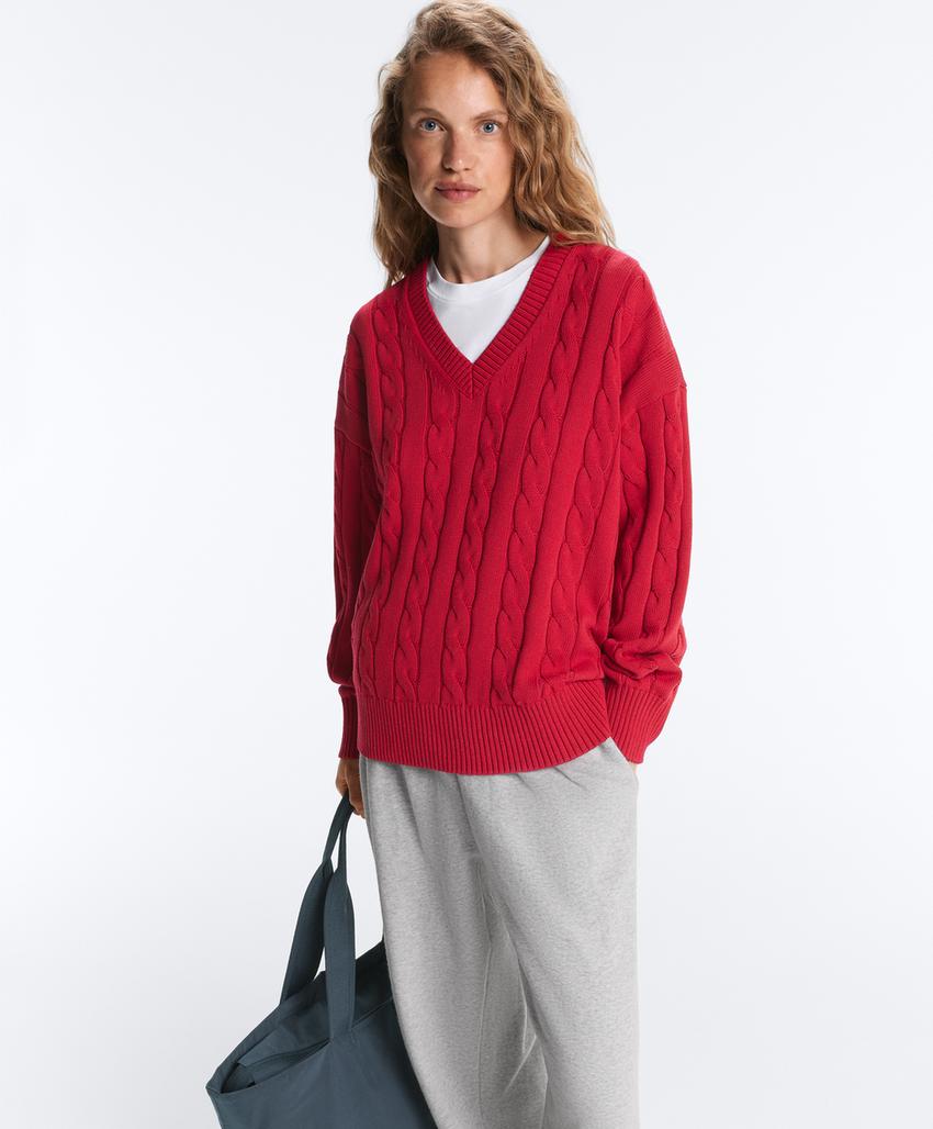 Свитер с V-образным вырезом и узором «косы» из 100% хлопка